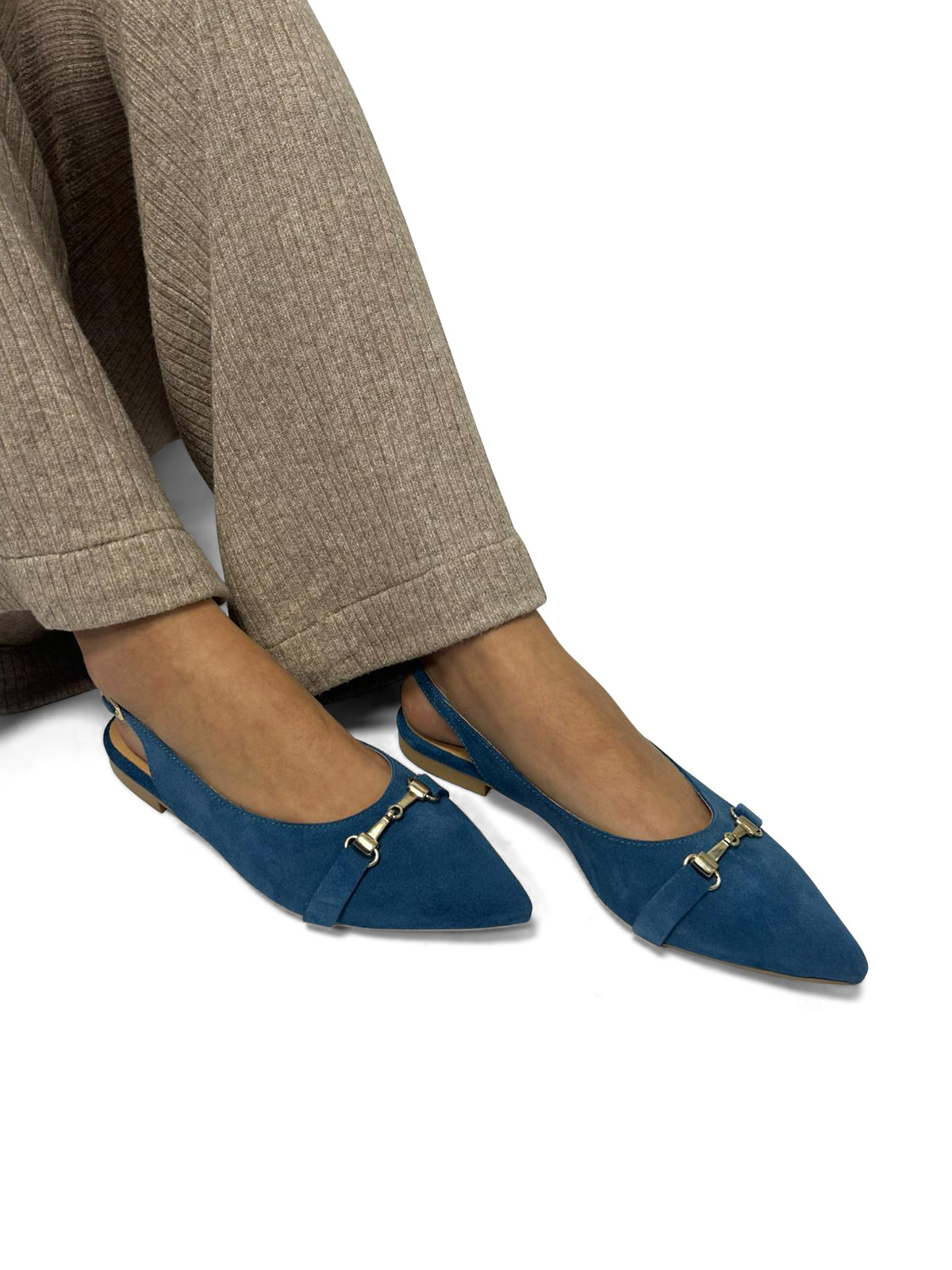 Ballerine Slingback in Camoscio Blu Navy a Punta con Fibbia Dorata