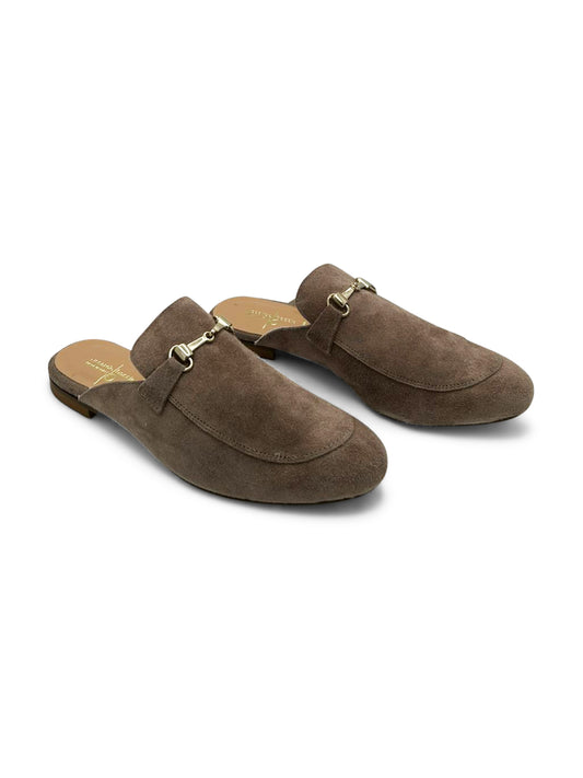 Mocassino Sabot in Camoscio Marrone con Dettaglio Metallico