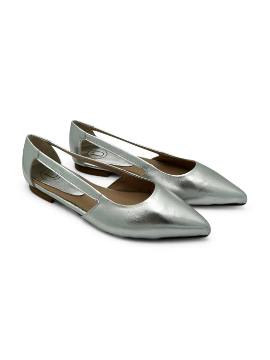 Ballerine a Punta in Pelle Laminato Argento con Tacco Basso